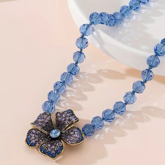 💙 NEW Heidi Daus Stunning Blue and Gold Crystal Flower Necklace 💙 - Picture 5 of 5